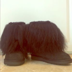 UGG Australia Sheepskin Short Boot Size 7